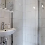 Near Downtown & Sports Center With Free Parking * 라티