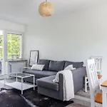 Apartment Near Downtown & Sports Center With Free Parking