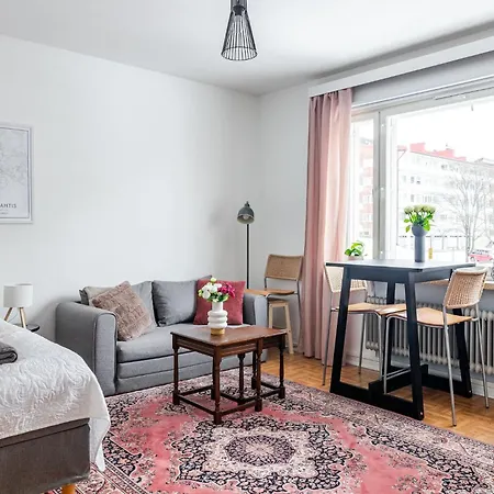 Huoneisto Near Downtown & Sports Center With Free Parking