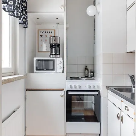 Near Downtown & Sports Center With Free Parking