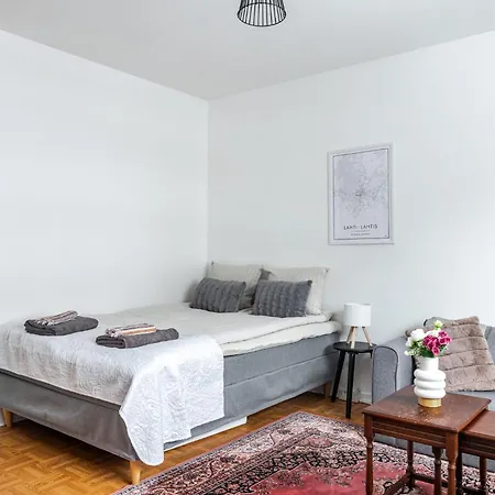 Near Downtown & Sports Center With Free Parking Apartment
