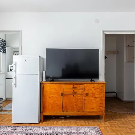 Near Downtown & Sports Center With Free Parking *
