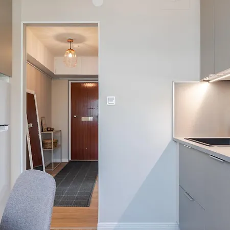 Near Downtown & Sports Center With Free Parking Huoneisto