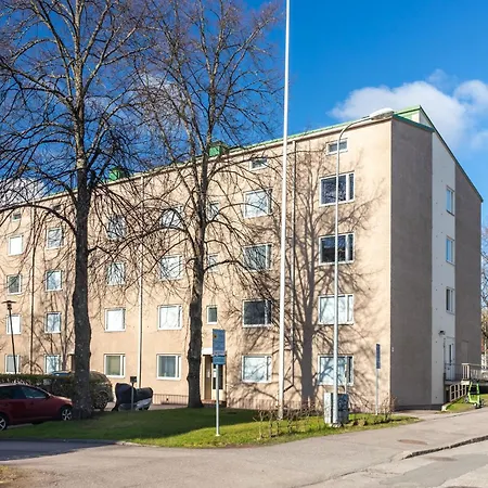 Near Downtown & Sports Center With Free Parking *