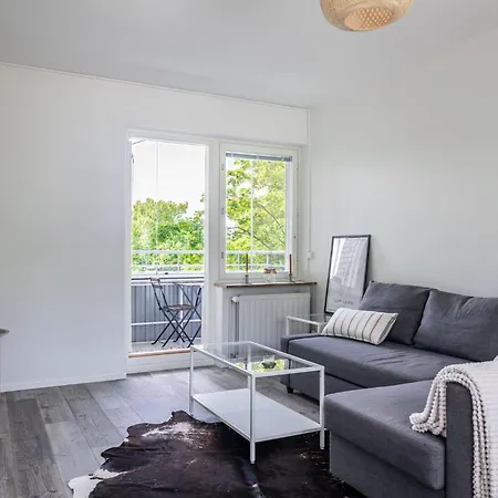 Near Downtown & Sports Center With Free Parking Huoneisto *