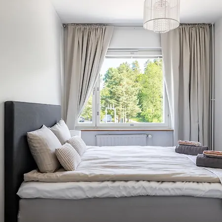 Near Downtown & Sports Center With Free Parking *